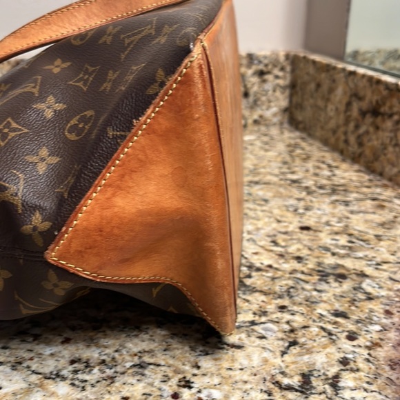 Authentic Louis Vuitton Cabas Mezzo - Picture 7 of 16